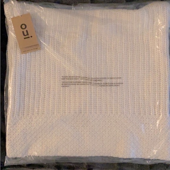 Indigo pillow covers plus pillow, m20" X 20" - Picture 4 of 16